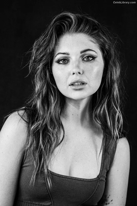 Sammi Hanratty photo 11 of 498