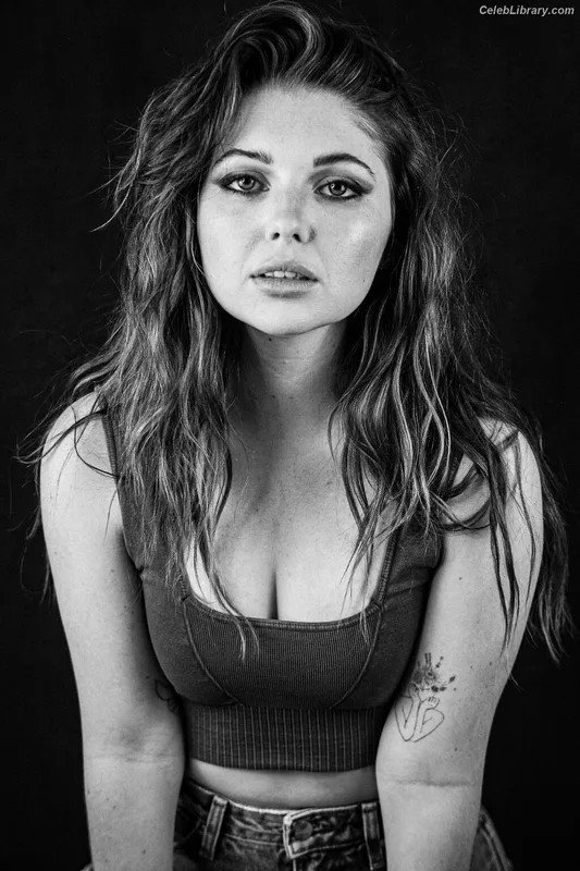 Sammi Hanratty photo 18 of 498