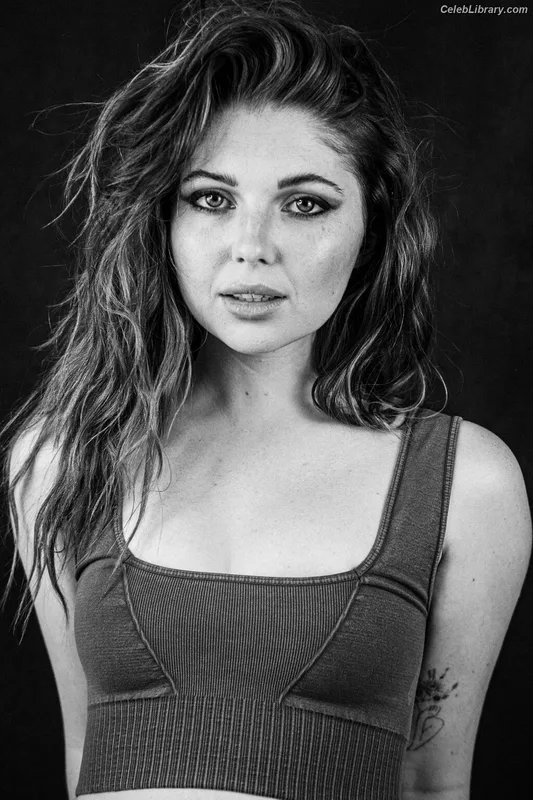 Sammi Hanratty photo 19 of 498