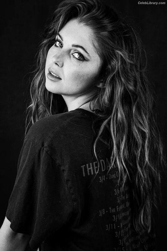 Sammi Hanratty photo 6 of 498