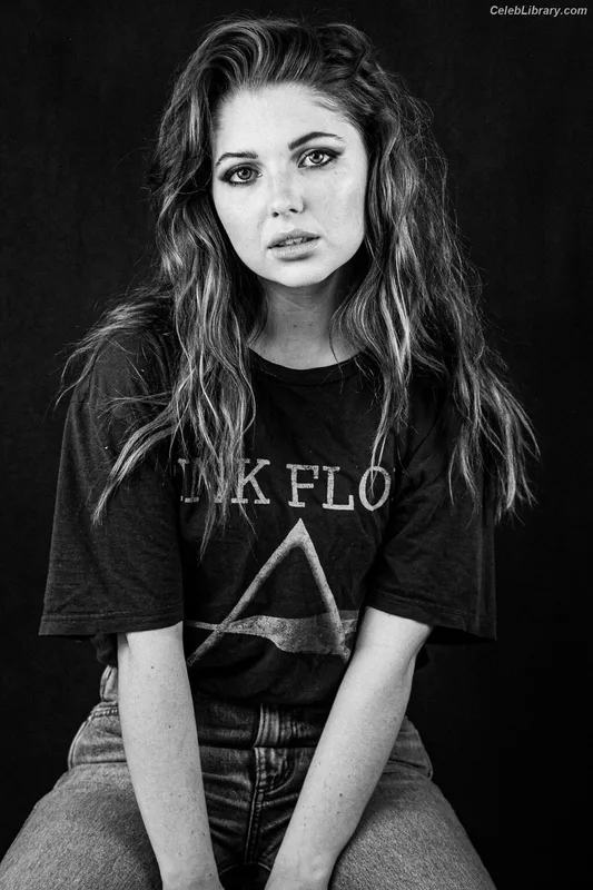 Sammi Hanratty photo 9 of 498