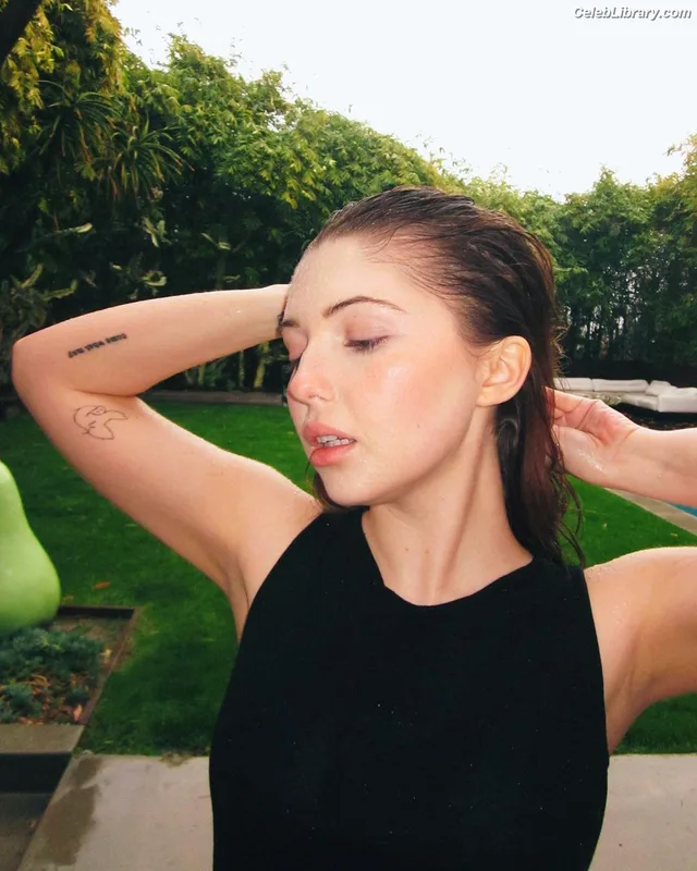 Sammi Hanratty photo 24 of 498