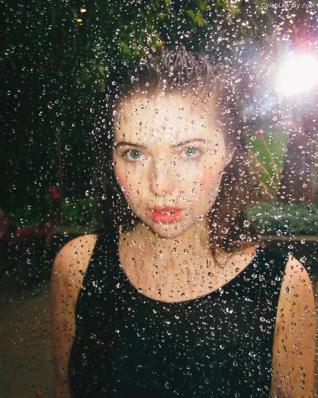 Sammi Hanratty photo 2 of 498