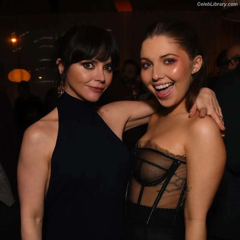 Sammi Hanratty photo 16 of 498