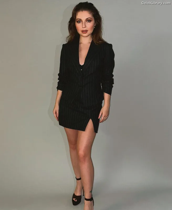 Sammi Hanratty photo 15 of 498