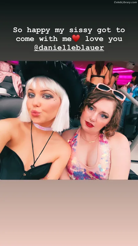 Sammi Hanratty photo 20 of 498