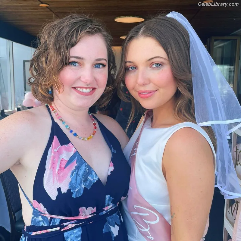 Sammi Hanratty photo 6 of 498