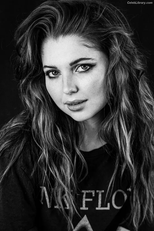 Sammi Hanratty photo 13 of 498