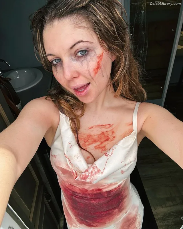 Sammi Hanratty photo 22 of 498