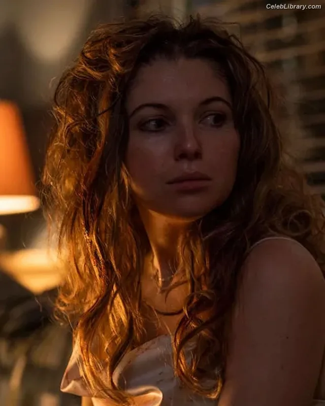 Sammi Hanratty photo 3 of 498