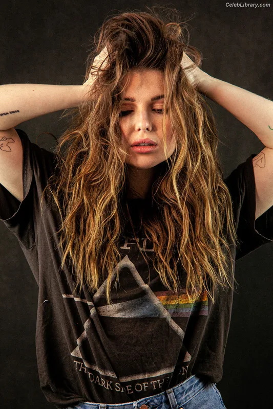 Sammi Hanratty photo 6 of 498