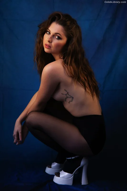 Sammi Hanratty photo 24 of 498