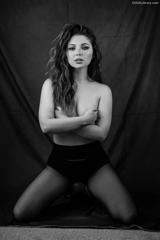 Sammi Hanratty photo 10 of 498