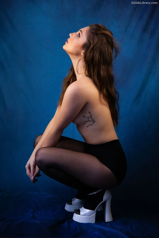 Sammi Hanratty photo 23 of 498