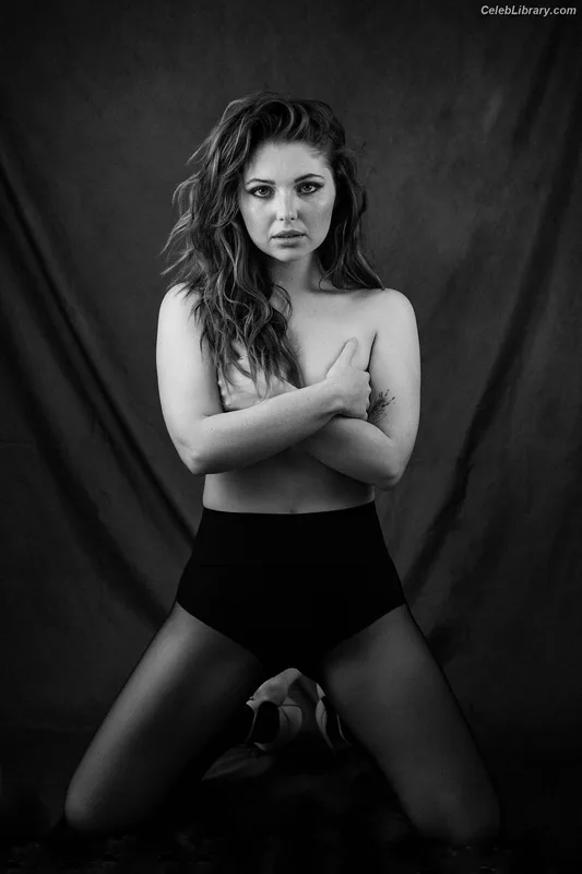 Sammi Hanratty photo 7 of 498