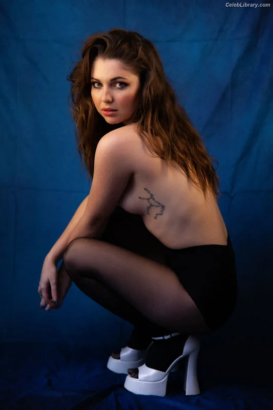 Sammi Hanratty photo 19 of 498