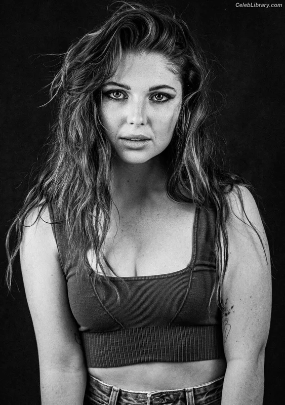 Sammi Hanratty photo 21 of 498