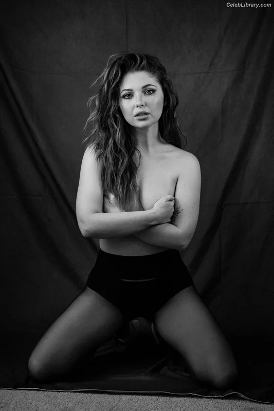 Sammi Hanratty photo 1 of 498