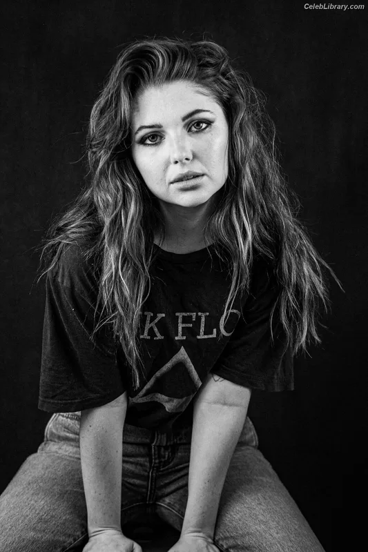 Sammi Hanratty photo 6 of 498