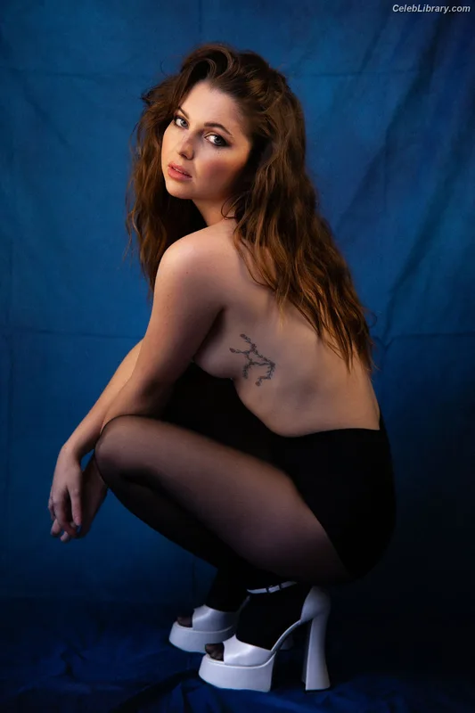 Sammi Hanratty photo 20 of 498