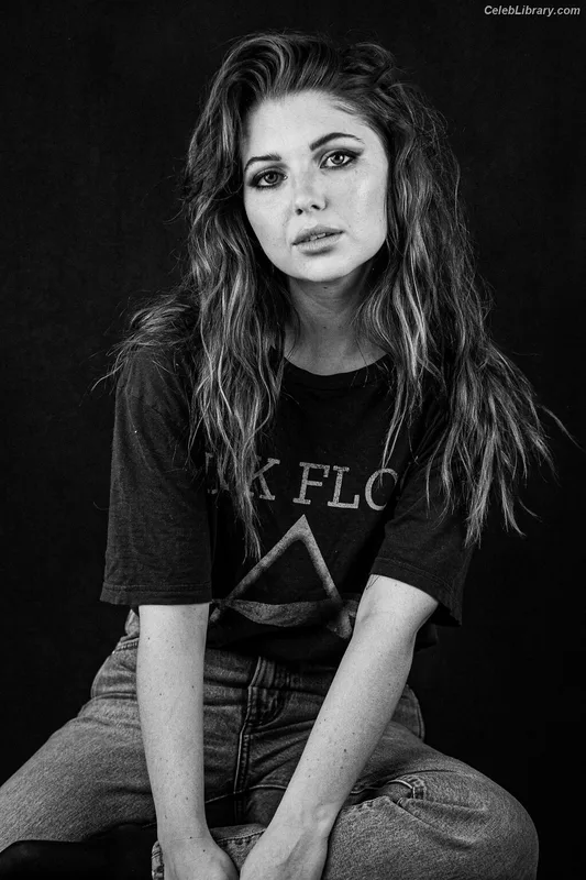 Sammi Hanratty photo 21 of 498