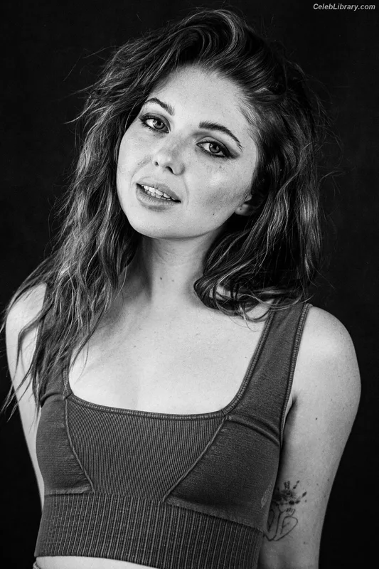 Sammi Hanratty photo 8 of 498