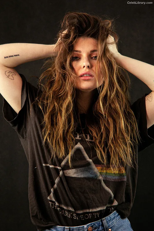 Sammi Hanratty photo 11 of 498