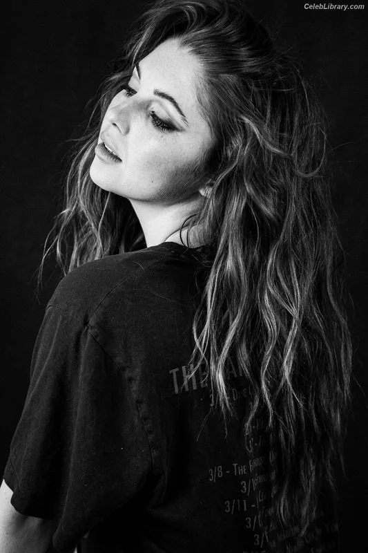 Sammi Hanratty photo 14 of 498