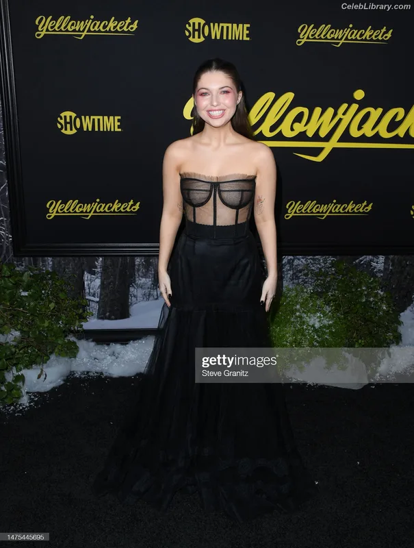 Sammi Hanratty photo 6 of 498