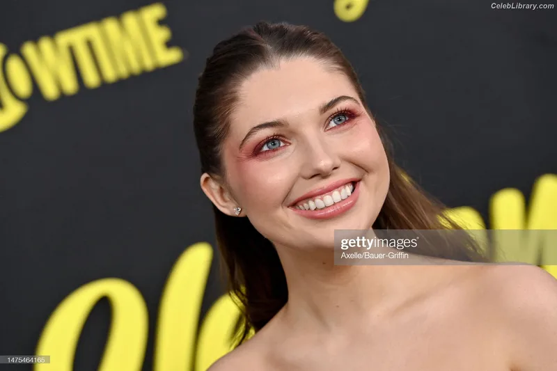 Sammi Hanratty photo 7 of 498