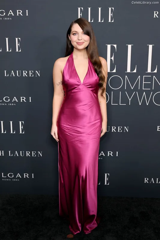 Sammi Hanratty photo 22 of 498