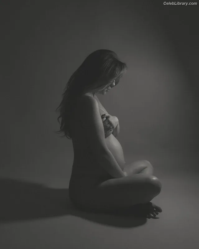 Sammi Hanratty photo 9 of 498