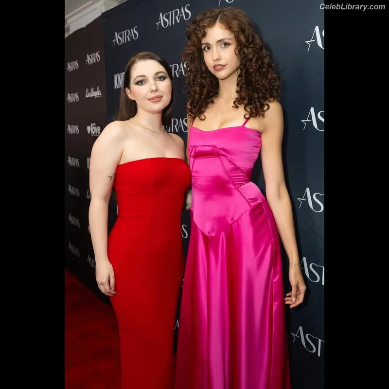 Sammi Hanratty photo 7 of 498