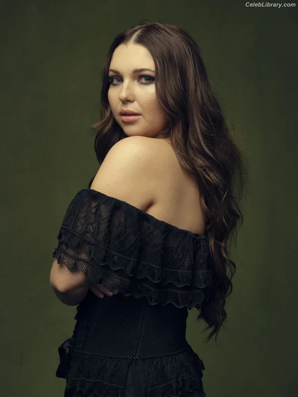 Sammi Hanratty photo 15 of 498