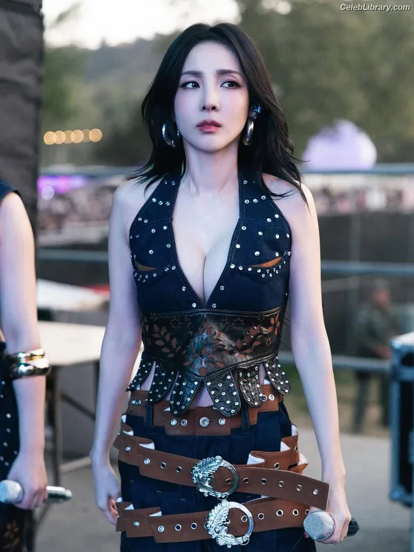 Sandara Park (2NE1) photo 14 of 40