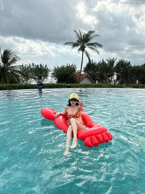 Sandara Park (2NE1) photo 20 of 40