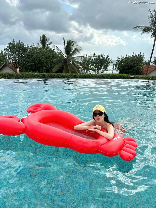 Sandara Park (2NE1) photo 1 of 40