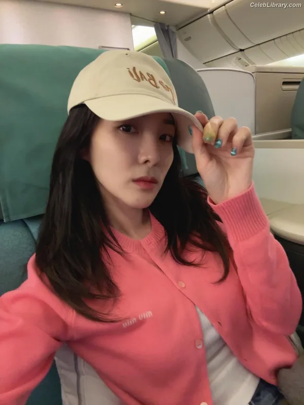 Sandara Park (2NE1) photo 9 of 40