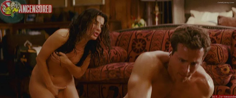 Sandra Bullock photo 10 of 128