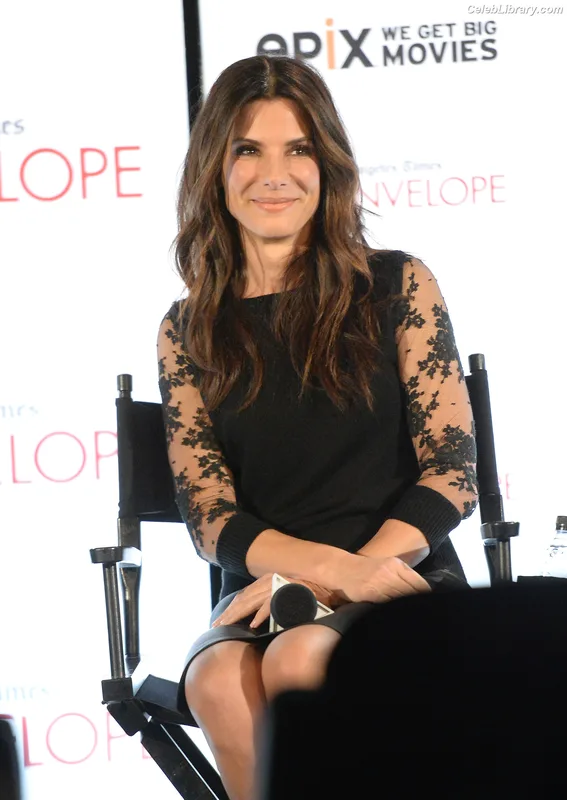 Sandra Bullock photo 7 of 128