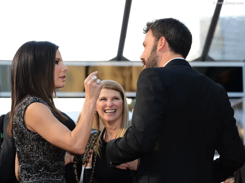 Sandra Bullock photo 18 of 128