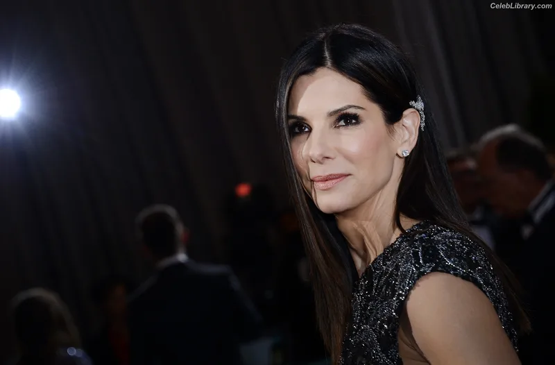 Sandra Bullock photo 20 of 128