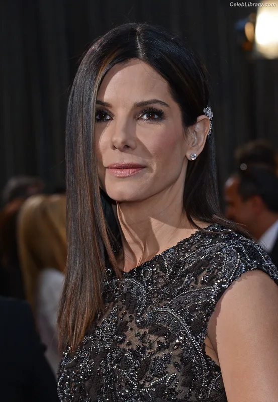 Sandra Bullock photo 10 of 128