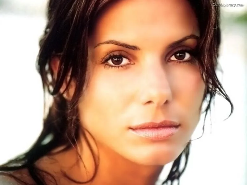Sandra Bullock photo 2 of 128