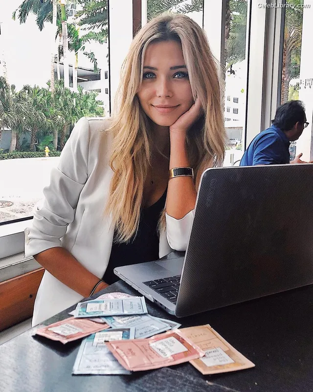 Sandra Kubicka photo 5 of 170