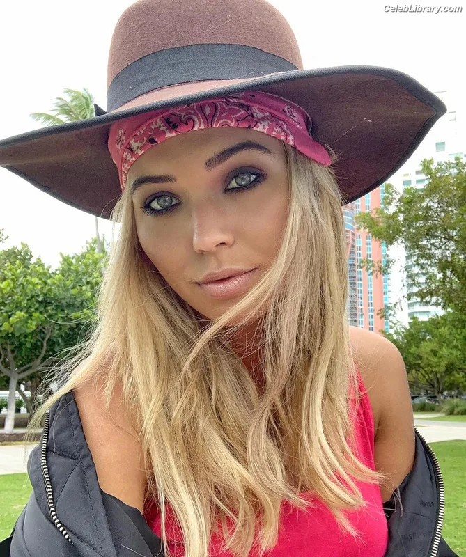 Sandra Kubicka photo 13 of 170