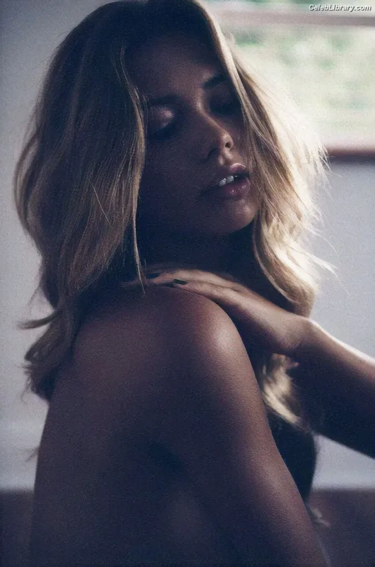Sandra Kubicka photo 10 of 170