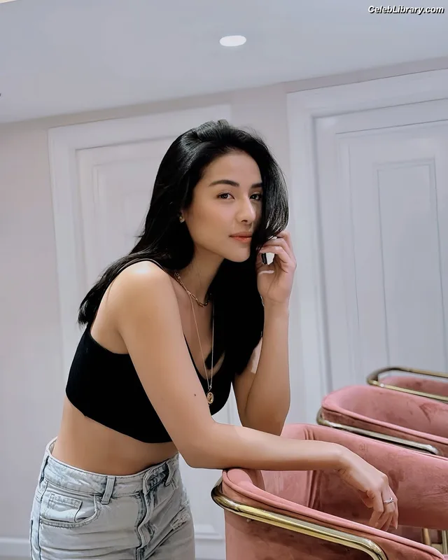 Sanya Lopez photo 4 of 4