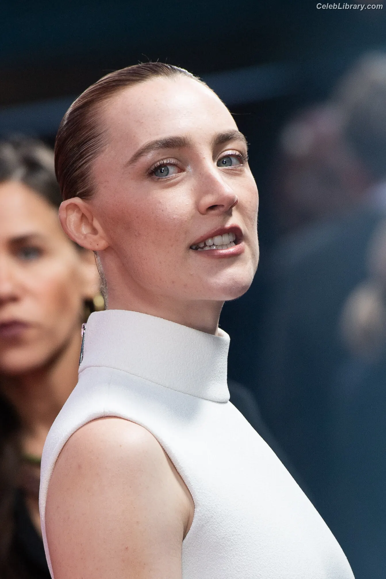 Saoirse Ronan photo 13 of 406