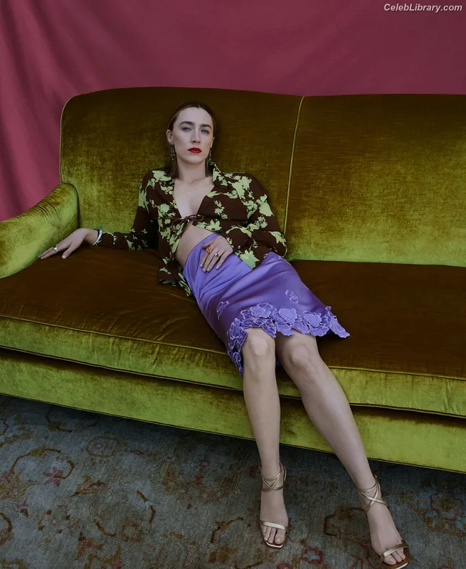 Saoirse Ronan photo 19 of 406